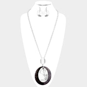 Mama Jojo Wrinkle Detail Oval Stone Abstract Metal Pendant Long Necklace