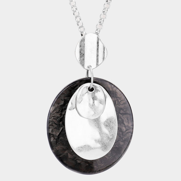 Mama Jojo Wrinkle Detail Oval Stone Abstract Metal Pendant Long Necklace